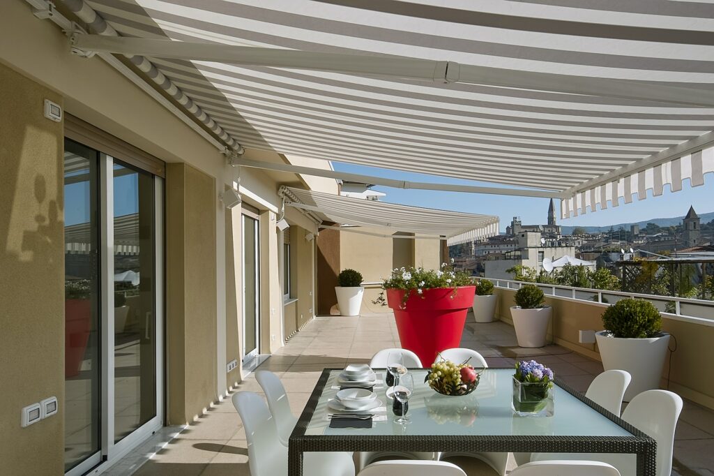 Modern Awning Ideas For Any Home or Storefront Valrose