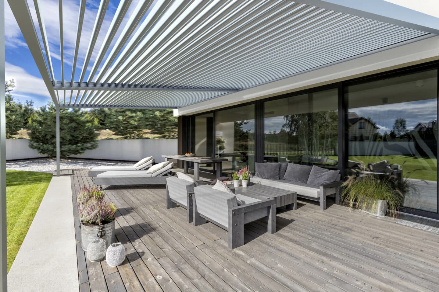 Deck Shade Ideas To Enhance Your Backyard Space | Valrose